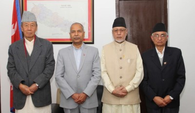  उपराष्ट्रपति यादवसँग प्रदेश प्रमुखहरूको सामूहिक भेट 